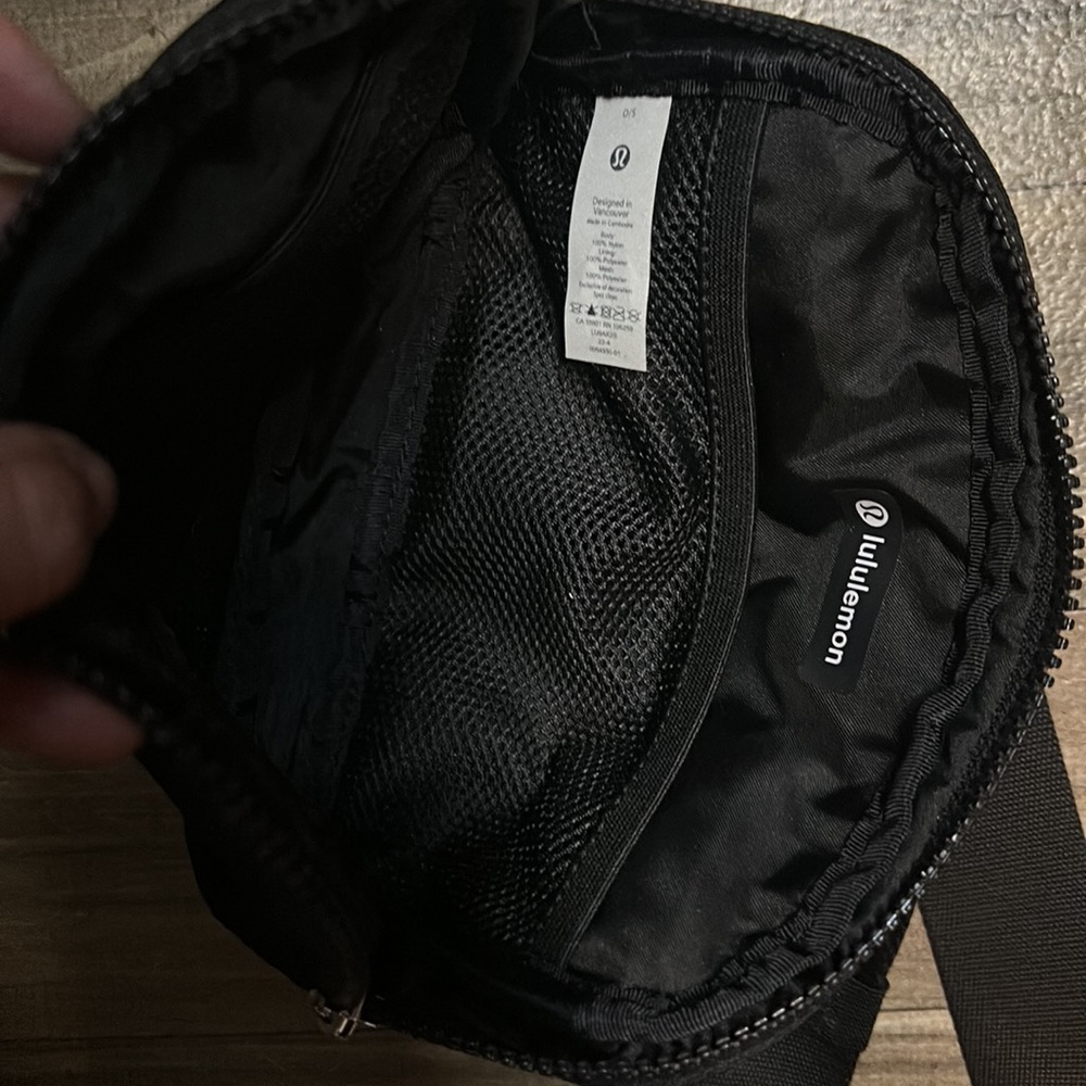 Lululemon - Picture 3 of 6